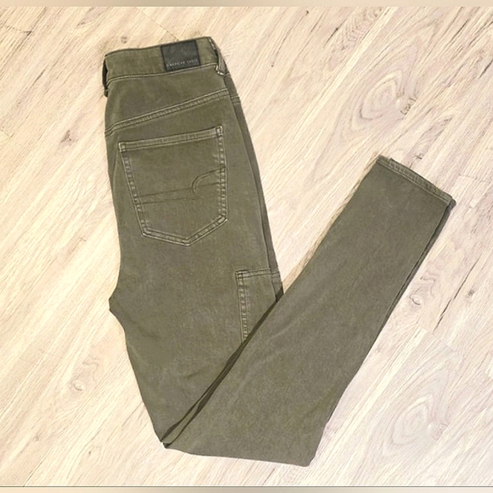 SOLD! American Eagle Next Level Stretch Highest Rise Zipper Pocket Jegging
